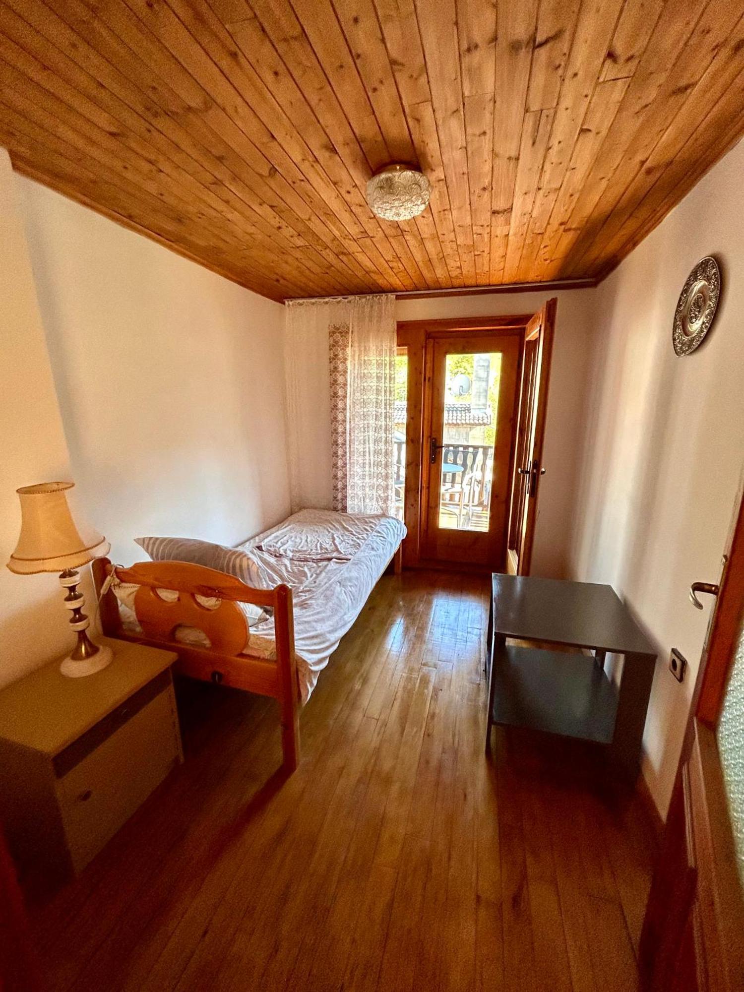 Luylyana Guesthouse Ribarica Exterior foto