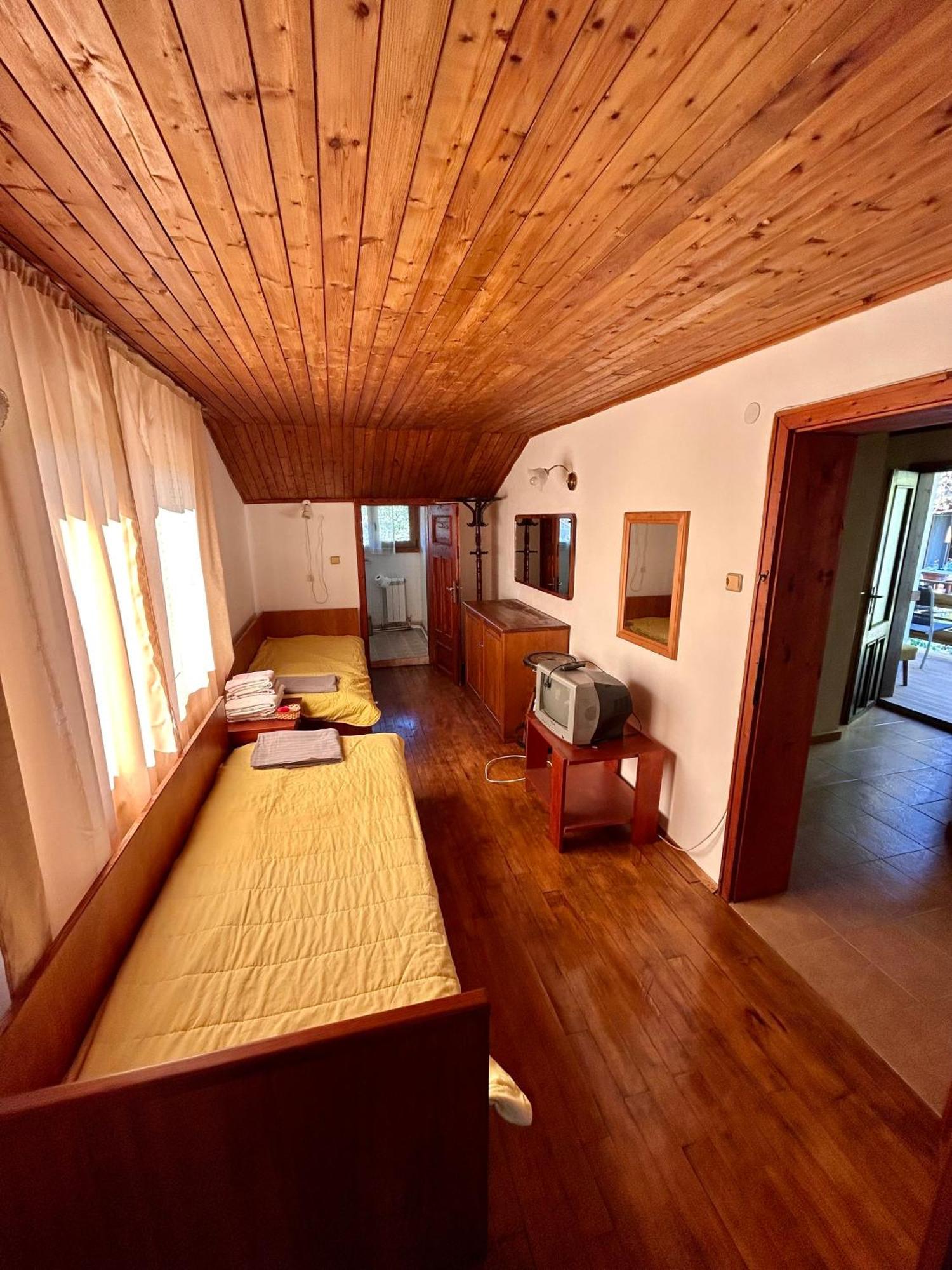 Luylyana Guesthouse Ribarica Exterior foto